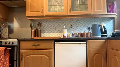 icums4u online show from April 1, 3:42 pm