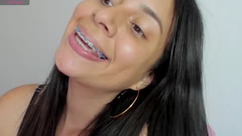 Snapshot of idarazanin24 chatting on January 24, 11:23 pm Idara Zanin online show from January 24, 11:23 pm