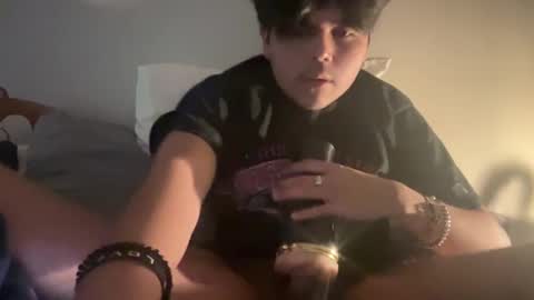 idk12327 online show from March 7, 7:41 am