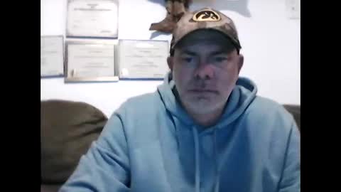 idkwhyidothis348732 online show from March 5, 12:22 pm