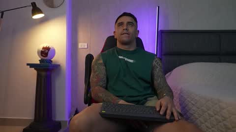 Snapshot of igor_scott chatting on September 17, 2:04 am Igor scott online show from September 17, 2:04 am