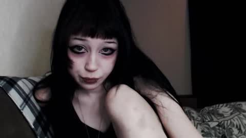 iiiiiiis online show from October 25, 12:11 am