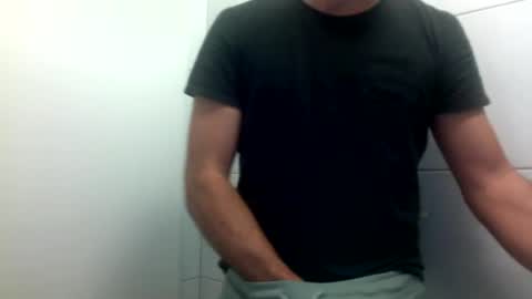 ilcaponero online show from April 26, 9:45 pm