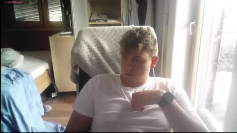 iloveyoutoo2000 online show from October 4, 11:41 am