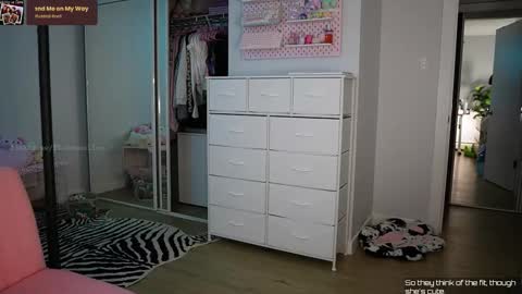 iluvemmeline online show from March 15, 5:23 am