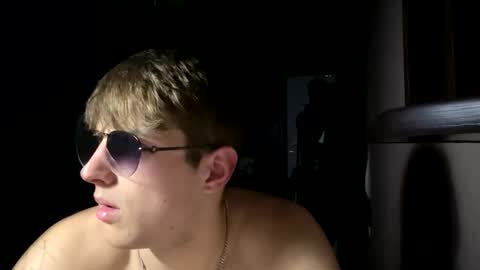 ilyahrr online show from April 18, 7:58 pm