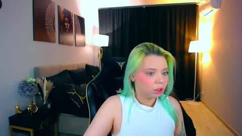 Snapshot of im__youre_sunshine chatting on October 6, 7:31 pm Roxy online show from October 6, 7:31 pm