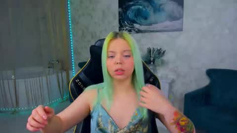 Snapshot of im__youre_sunshine chatting on October 5, 7:21 pm Roxy online show from October 5, 7:21 pm