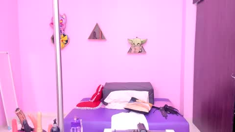 Snapshot of im_a_slut40 chatting on March 7, 11:51 am im_a_slut40 online show from March 7, 11:51 am