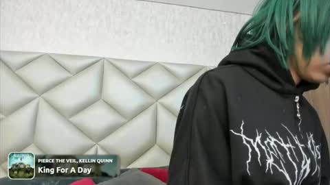  Im Gaia online show from November 23, 12:14 pm