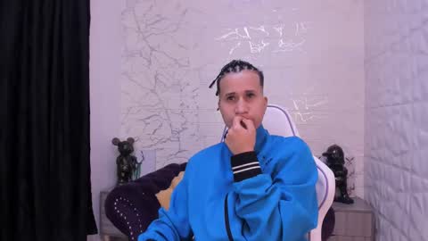 im_milan_rs online show from February 22, 3:34 am