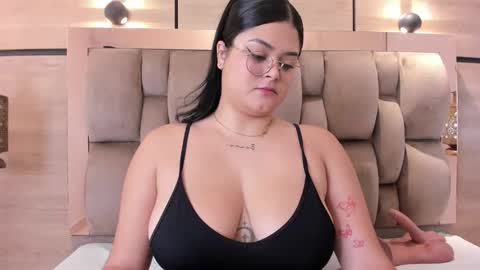 im mou  online show from March 3, 1:07 pm