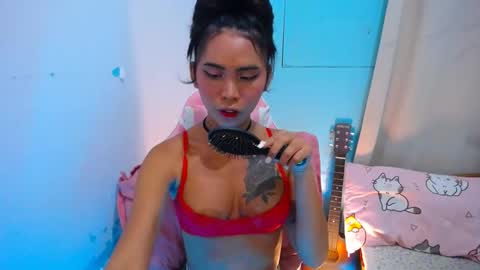 Ms. M online show from February 19, 5:23 pm