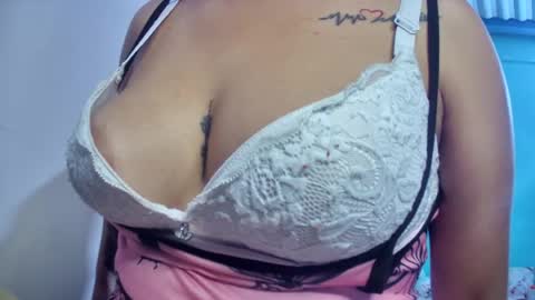 mia latina online show from June 26, 11:32 pm