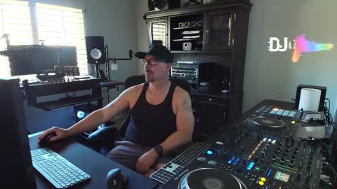 DJ Azra online show from April 5, 6:49 pm