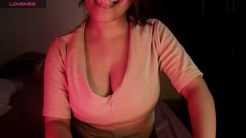 Snapshot of imlovelyrose chatting on October 20, 2:11 pm ROSE online show from October 20, 2:11 pm