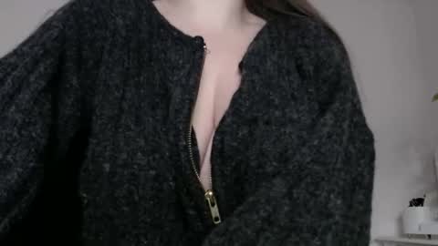 Pola online show from April 27, 9:12 pm