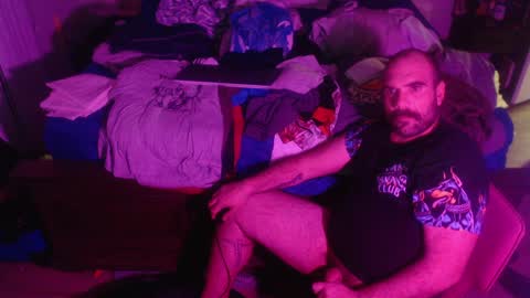 I use to be imeverythingandnothing online show from December 5, 10:50 am