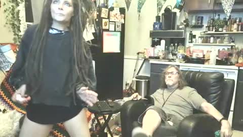 in_the_garden_of_eaten online show from March 13, 7:33 am