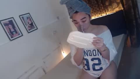 indestructabletrixie online show from February 6, 9:13 am