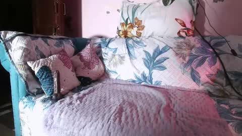 Snapshot of indian_goddess9 chatting on October 15, 7:32 am Parul online show from October 15, 7:32 am