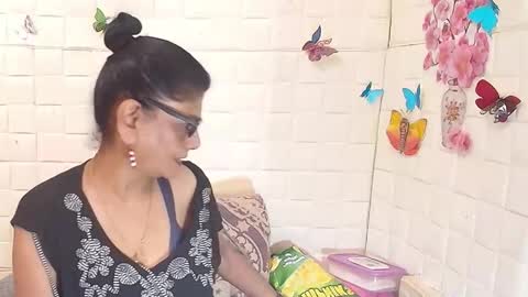 Femiez online show from November 10, 5:32 am