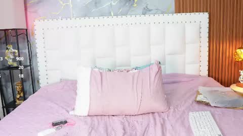 LITTLE AINHOA  online show from July 1, 8:39 pm