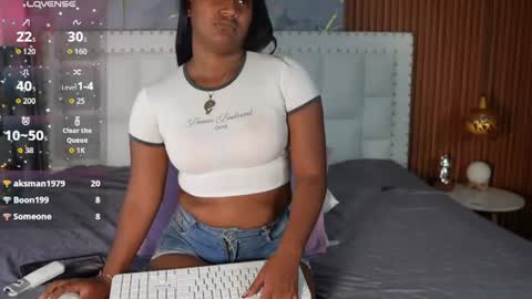 LITTLE AINHOA  online show from July 27, 8:06 pm