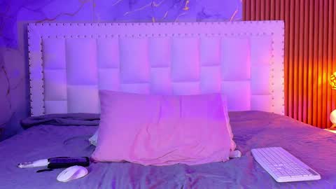 LITTLE AINHOA  online show from April 18, 7:58 pm