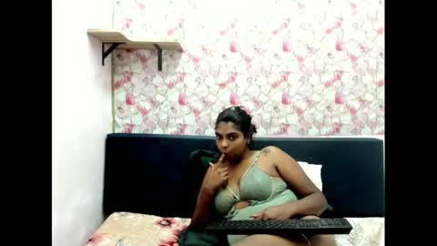 indianmystica694u online show from October 7, 10:44 am