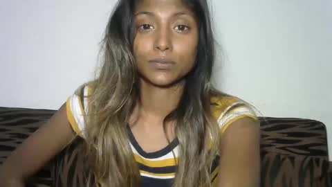 indianqtpie6 online show from December 3, 6:44 pm