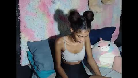 indianqueen5 online show from December 1, 9:02 pm