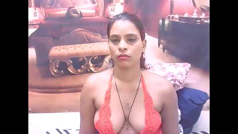 indiansexyass4u2luv online show from February 18, 8:03 pm