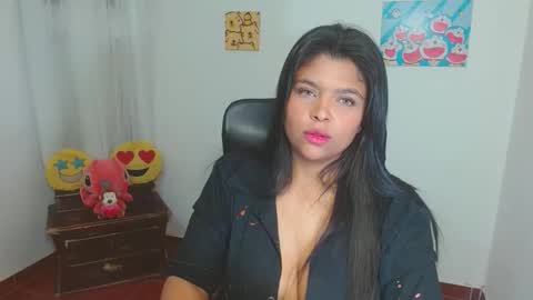 Aleja vallejo online show from March 21, 5:02 am
