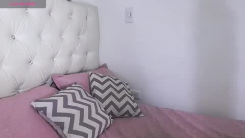 indira_love777 online show from December 20, 7:04 am