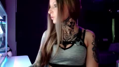 Snapshot of inesdesire chatting on February 12, 7:44 am InesDesire online show from February 12, 7:44 am