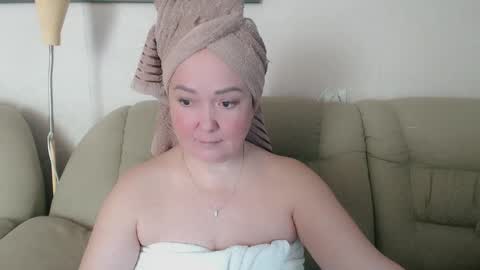 Snapshot of infinity_loveliness chatting on September 17, 6:17 am Infinity online show from September 17, 6:17 am