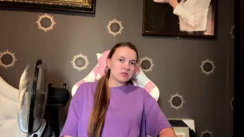 Emmi online show from July 16, 4:32 pm