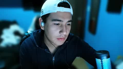 Iagust  online show from April 14, 1:20 am