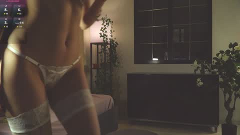 Im Senise Welcome to my room My instagram  online show from February 13, 6:39 am