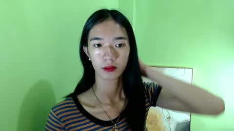Snapshot of innocent_reign69 chatting on February 19, 12:57 am Reign online show from February 19, 12:57 am