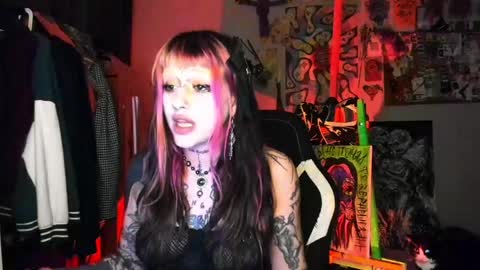 Insunnity666 online show from May 13, 9:02 pm