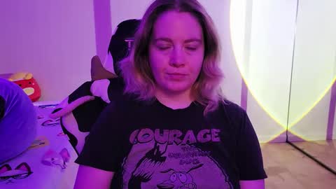 Faye online show from October 19, 1:43 am