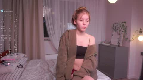 Avie online show from June 2, 8:44 pm