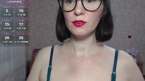 IrenLarasani online show from November 18, 9:34 am