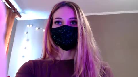 Lily online show from February 1, 1:08 pm