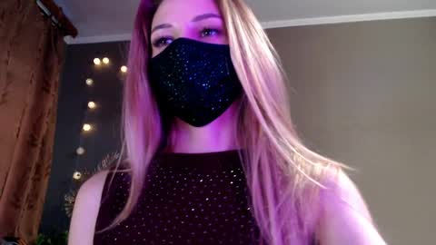 Lily online show from May 6, 5:19 pm