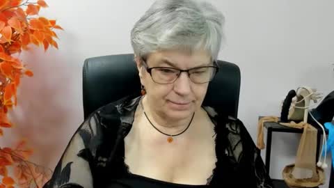 Snapshot of iris_xdesire chatting on September 25, 7:26 am I R I S online show from September 25, 7:26 am