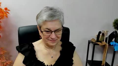 Snapshot of iris_xdesire chatting on October 9, 7:14 am I R I S online show from October 9, 7:14 am