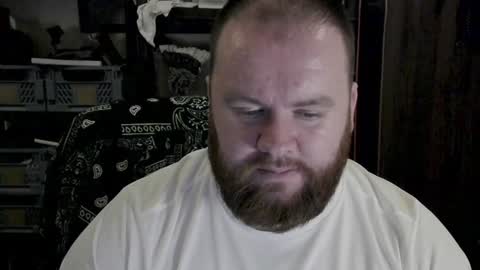 Snapshot of irishdaddy24 chatting on December 17, 11:05 pm twitter theirishman205 online show from December 17, 11:05 pm